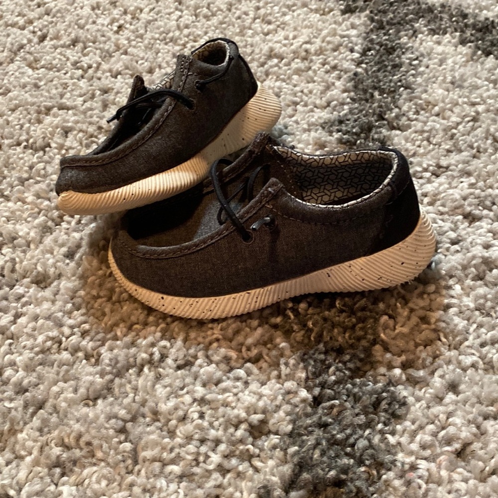 Hey Dude look alike shoes!